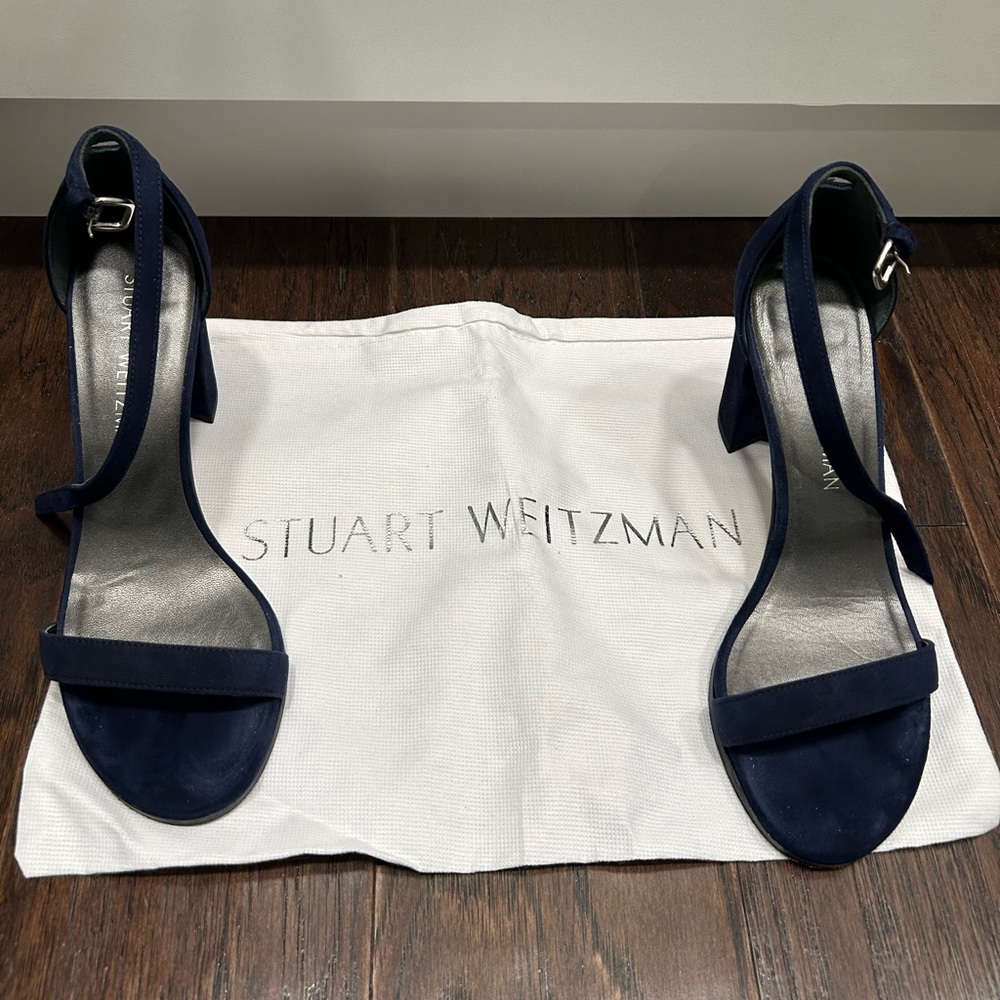 Stuart Weitzman Nearlynude heel in navy suede